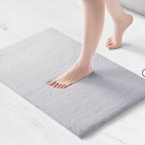 Madison Park Marshmallow Grey 20 in. X 30 in. Bath Rug NEW